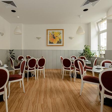 City Hotel-Pension Brandenburg Brandenburg  Buitenkant foto