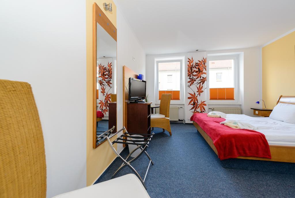 City Hotel-Pension Brandenburg Brandenburg  Buitenkant foto