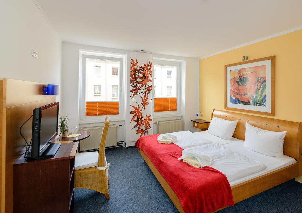 City Hotel-Pension Brandenburg Brandenburg  Kamer foto